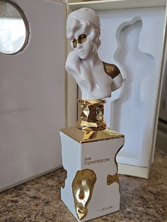 Her Confession Eau de Parfum - White & Gold Box - Picture 5 of 8